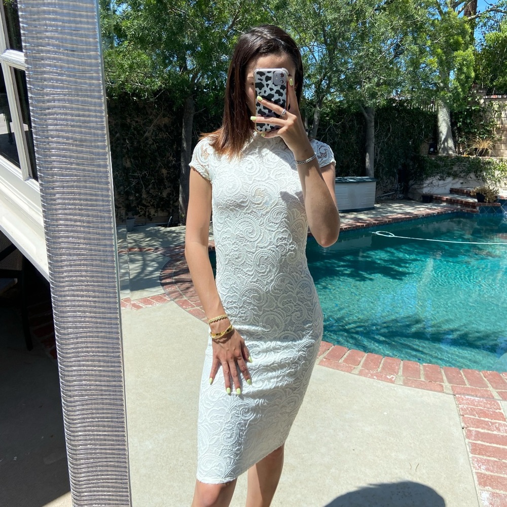 WHITE FITTED MIDI DRESS